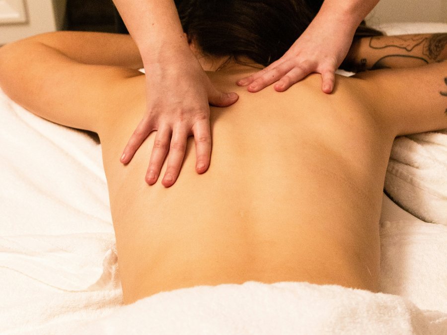 Massage ayurvédique du haut du corps, dos et nuque à Marseille